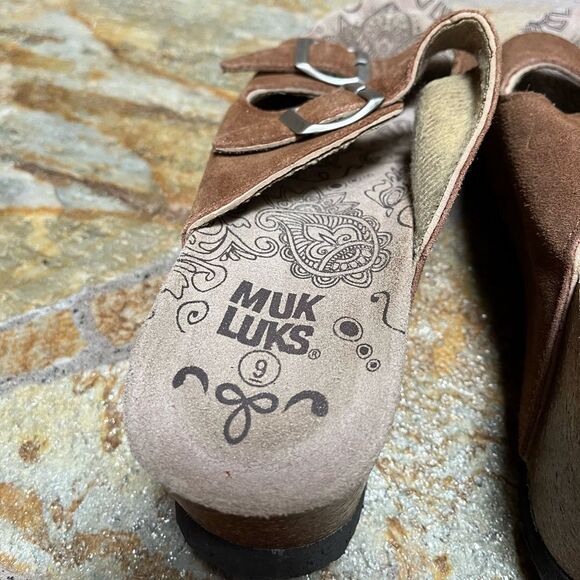 Muk Luks Averi Wedge Buckle Cow Suede Chunky Silver Sandal Size 9 western - Picture 7 of 11